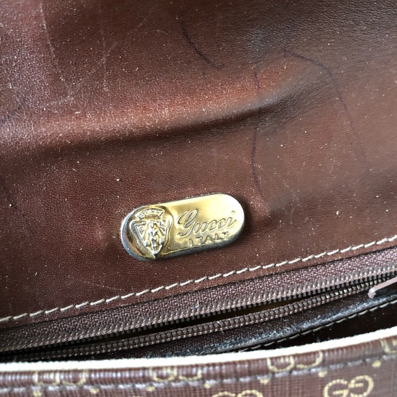 Gucci Vintage Micro GG Monogram Crossbody Bag - Picture 11 of 16